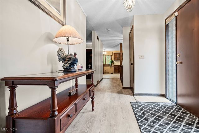 5375 Hillview Circle NW, Canton, OH 44718