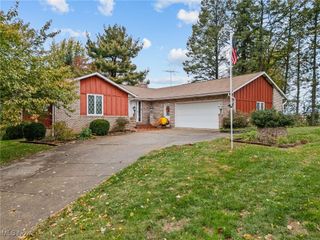 5375 Hillview Circle NW, Canton, OH 44718