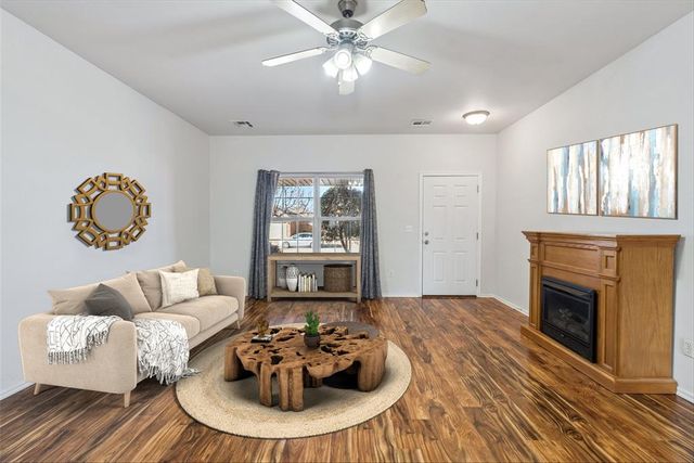 705 McConnell Drive, Yukon, OK 73099