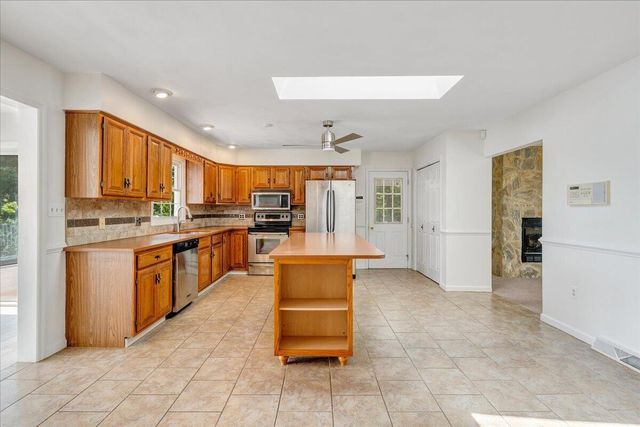 3222 Lakewood Forest RD, Moneta, VA 24121
