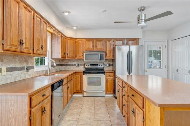 3222 Lakewood Forest RD, Moneta, VA 24121