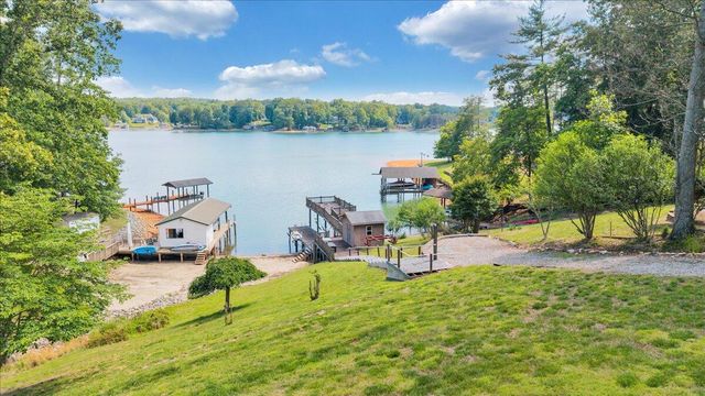 3222 Lakewood Forest RD, Moneta, VA 24121