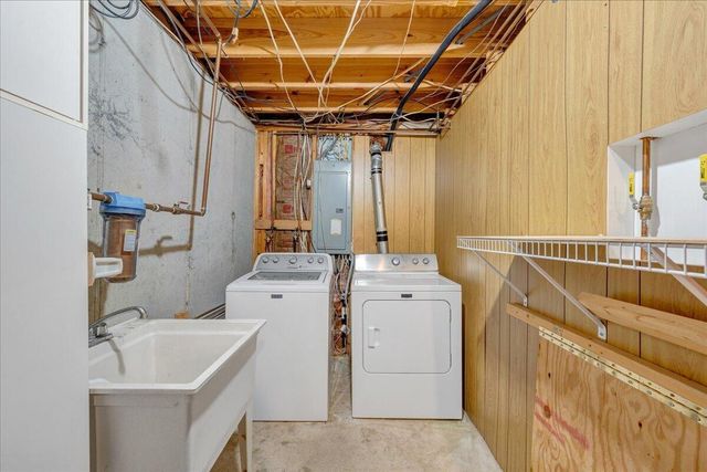 3222 Lakewood Forest RD, Moneta, VA 24121