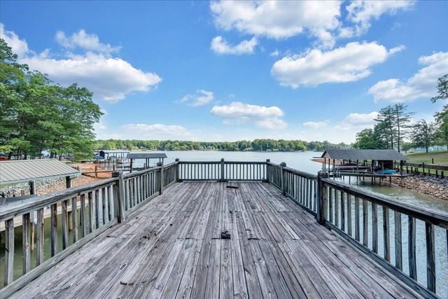 3222 Lakewood Forest RD, Moneta, VA 24121