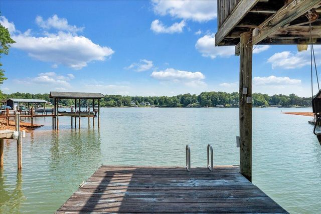 3222 Lakewood Forest RD, Moneta, VA 24121