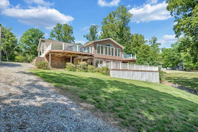 3222 Lakewood Forest RD, Moneta, VA 24121