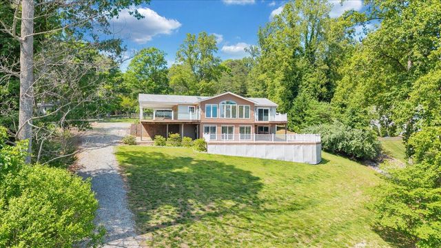 3222 Lakewood Forest RD, Moneta, VA 24121