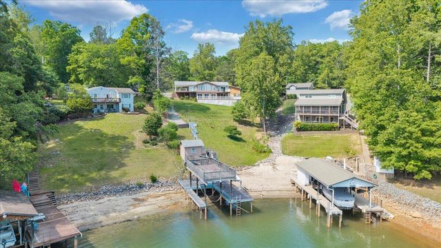 3222 Lakewood Forest RD, Moneta, VA 24121