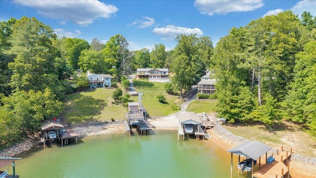 3222 Lakewood Forest RD, Moneta, VA 24121