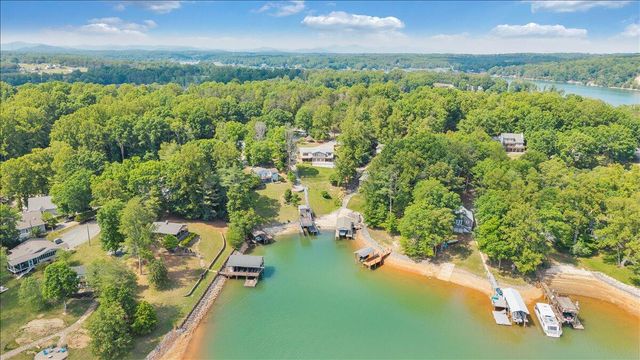3222 Lakewood Forest RD, Moneta, VA 24121