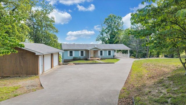 3222 Lakewood Forest RD, Moneta, VA 24121