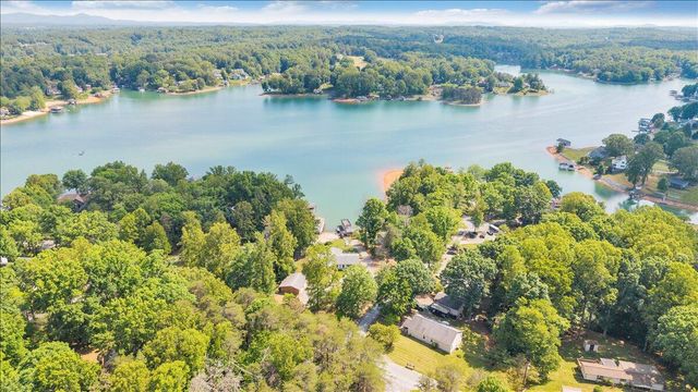 3222 Lakewood Forest RD, Moneta, VA 24121