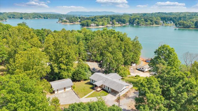 3222 Lakewood Forest RD, Moneta, VA 24121