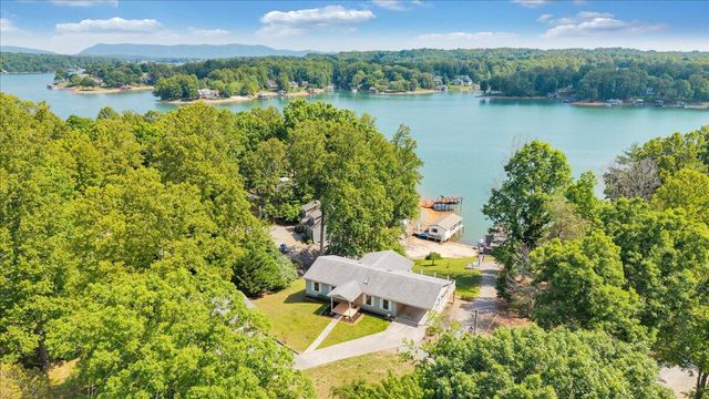 3222 Lakewood Forest RD, Moneta, VA 24121