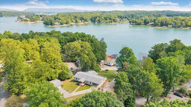 3222 Lakewood Forest RD, Moneta, VA 24121