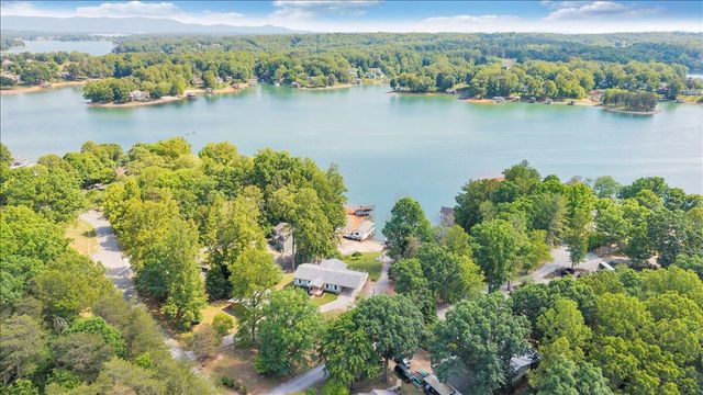 3222 Lakewood Forest RD, Moneta, VA 24121