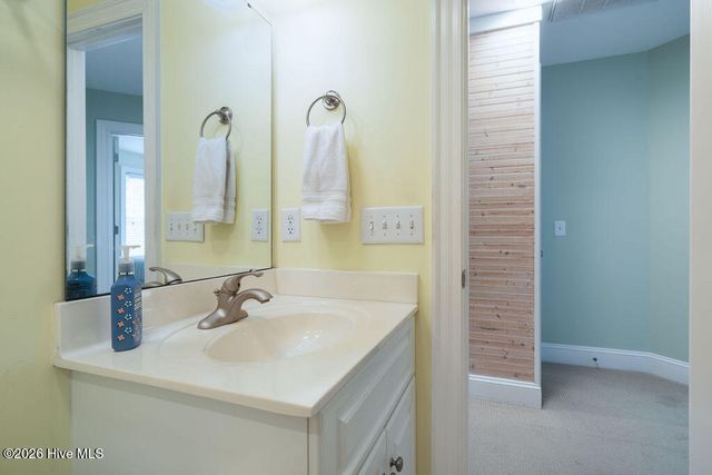 4 Poormans Pepper Trail, Bald Head Island, NC 28461