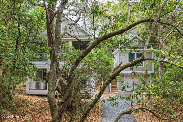 4 Poormans Pepper Trail, Bald Head Island, NC 28461
