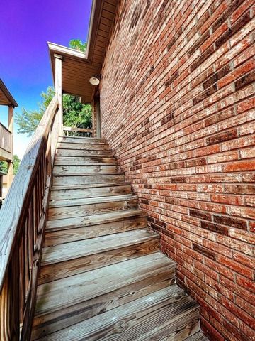 112 Ballygar St Apt G, Clarksville, TN 37043