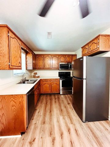 112 Ballygar St Apt G, Clarksville, TN 37043