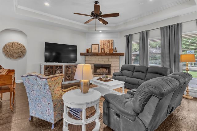 1014 Rennard Street, Caddo Mills, TX 75135