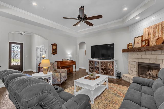 1014 Rennard Street, Caddo Mills, TX 75135