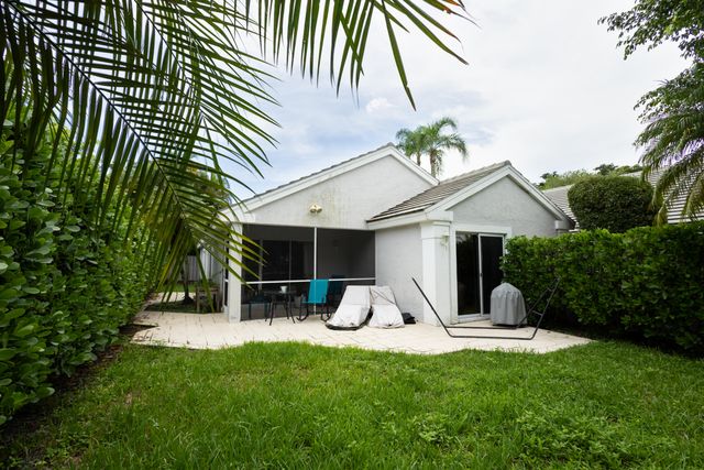 73 ADMIRALS Court, Palm Beach Gardens, FL 33418