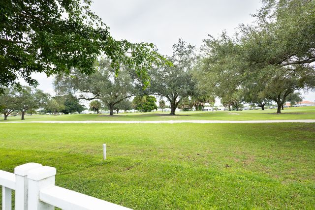 73 ADMIRALS Court, Palm Beach Gardens, FL 33418