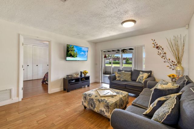 5800 Fernley Dr W 64, West Palm Beach, FL 33415