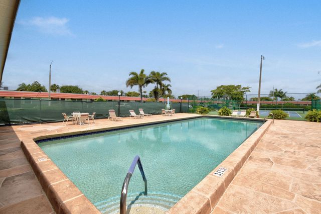 5800 Fernley Dr W 64, West Palm Beach, FL 33415