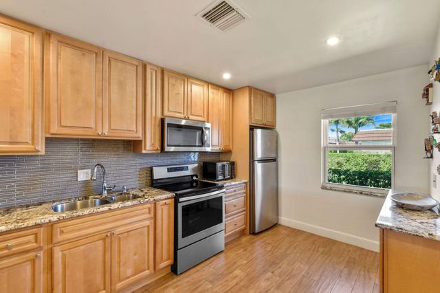 5800 Fernley Dr W 64, West Palm Beach, FL 33415