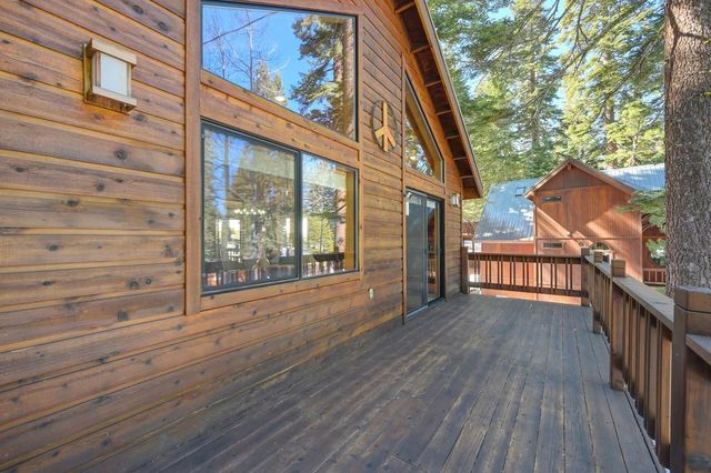 14165 Copenhagen Dr, Truckee, CA 96161