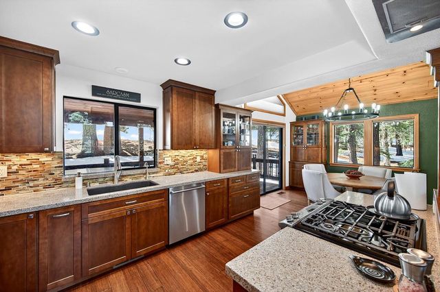 14165 Copenhagen Dr, Truckee, CA 96161