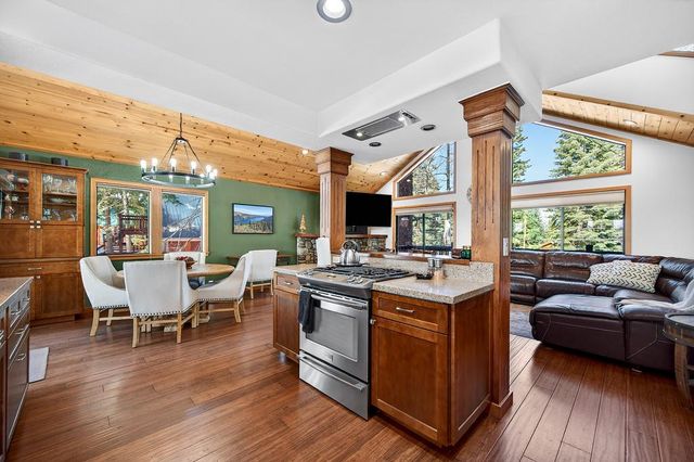 14165 Copenhagen Dr, Truckee, CA 96161