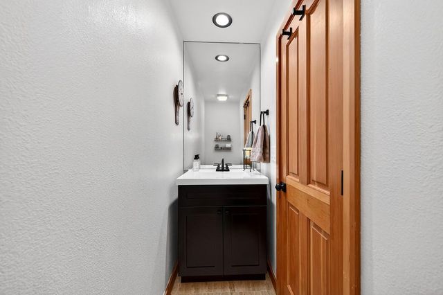 14165 Copenhagen Dr, Truckee, CA 96161