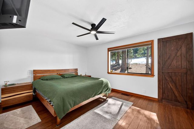 14165 Copenhagen Dr, Truckee, CA 96161