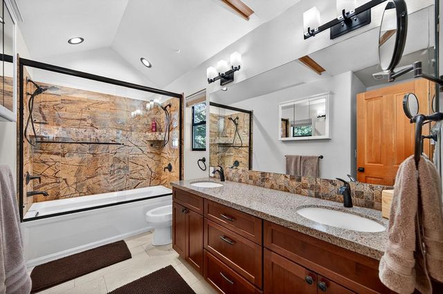 14165 Copenhagen Dr, Truckee, CA 96161