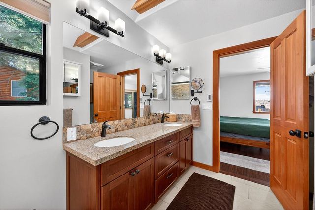 14165 Copenhagen Dr, Truckee, CA 96161