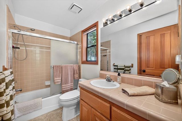 14165 Copenhagen Dr, Truckee, CA 96161