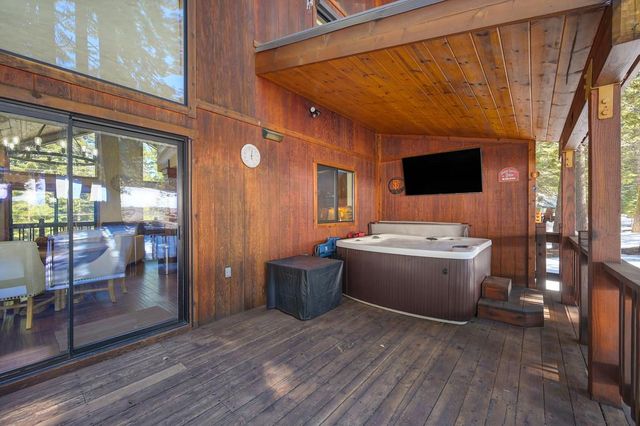 14165 Copenhagen Dr, Truckee, CA 96161