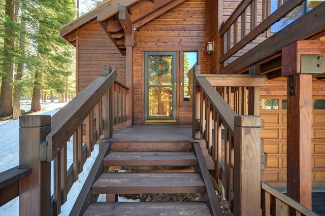 14165 Copenhagen Dr, Truckee, CA 96161