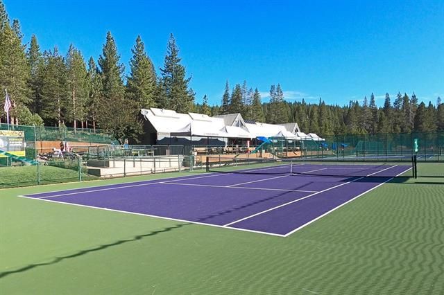 14165 Copenhagen Dr, Truckee, CA 96161