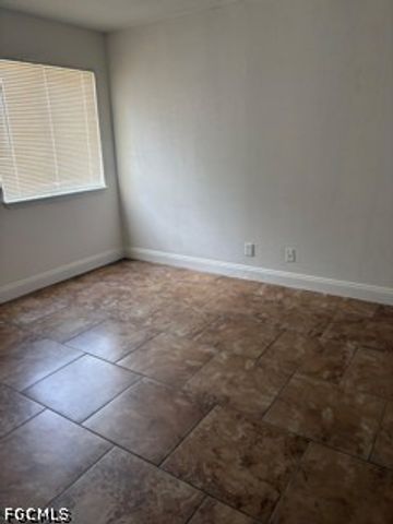 2855 Winkler AVE 111, Fort Myers, FL 33916
