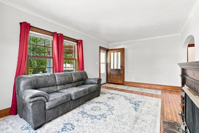 613 Reber Avenue, Waterloo, IA 50701
