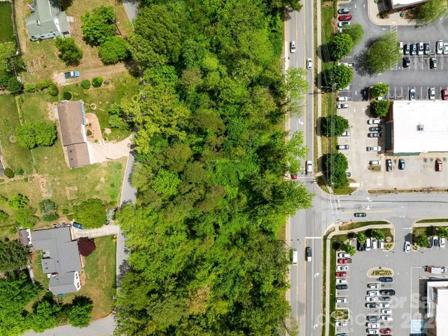 99999 Weaver Boulevard, Weaverville, NC 28787