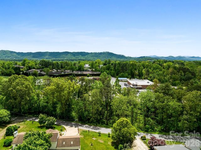 99999 Weaver Boulevard, Weaverville, NC 28787
