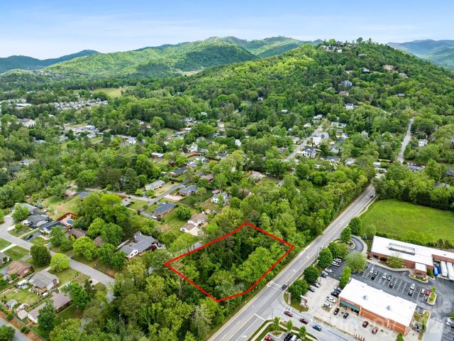 99999 Weaver Boulevard, Weaverville, NC 28787