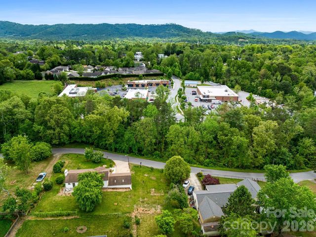 99999 Weaver Boulevard, Weaverville, NC 28787