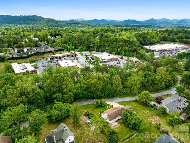 99999 Weaver Boulevard, Weaverville, NC 28787