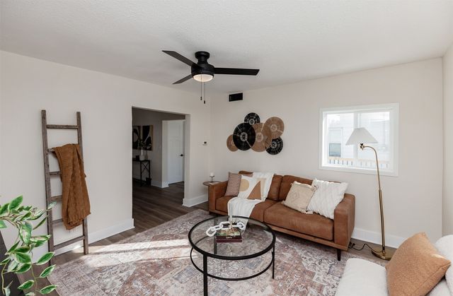 2944 Dean Avenue, Des Moines, IA 50317